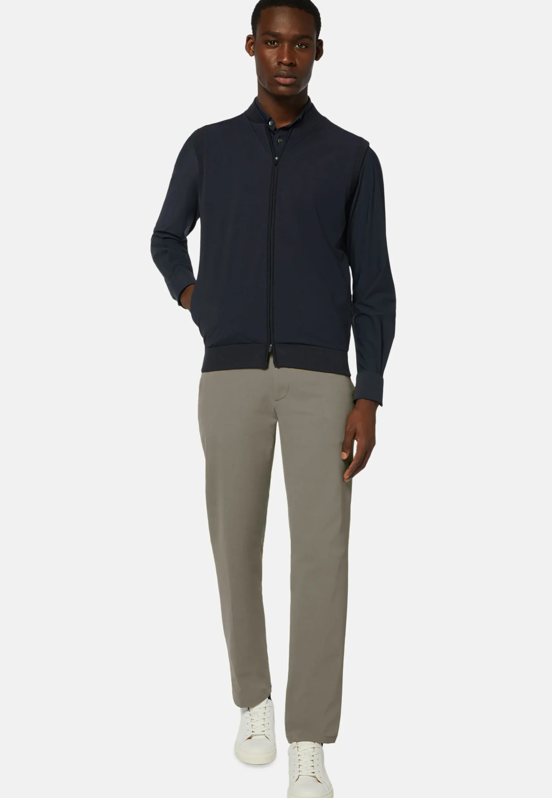 Gilet Nero In Maglia Riciclata E Jersey Tecnico