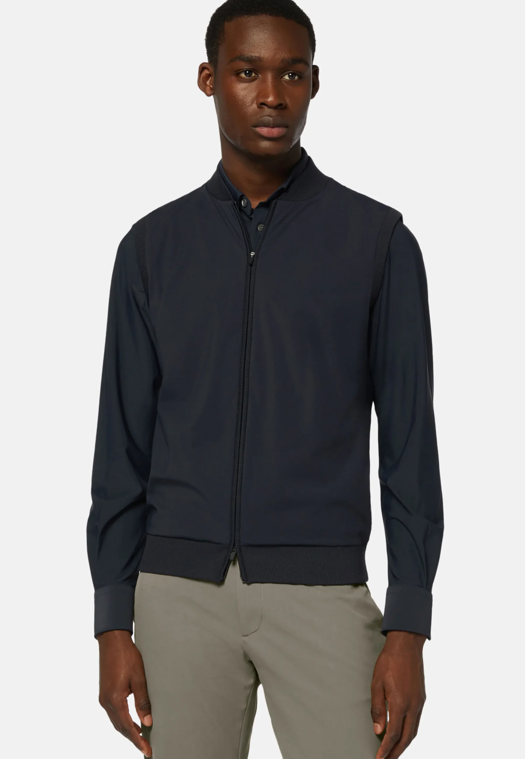 Gilet Nero In Maglia Riciclata E Jersey Tecnico