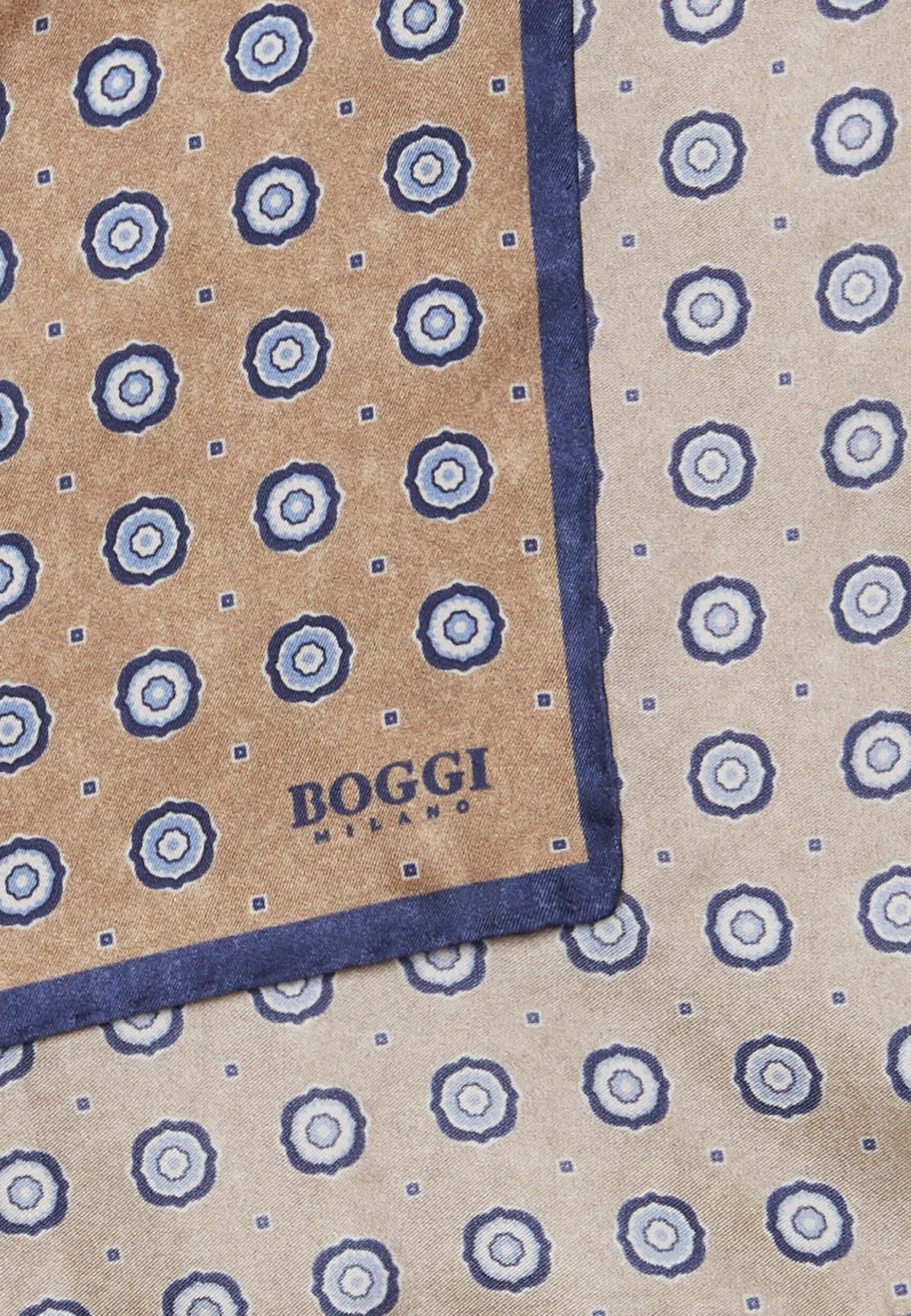 Pochette Fantasia Medaglioni In Seta